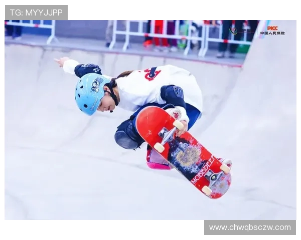 南京街舞队在滑板精英赛中的速度表现令人惊艳,展现出非凡的竞技实力与团队默契